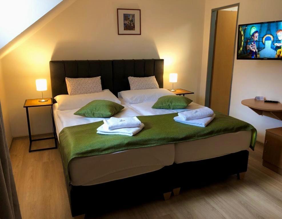 Resort Valtberg - Depandance Valtice Zewnętrze zdjęcie
