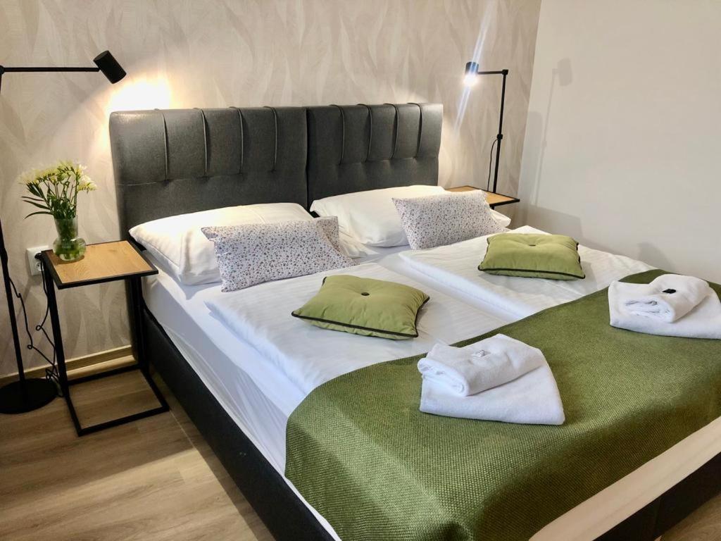 Resort Valtberg - Depandance Valtice Zewnętrze zdjęcie